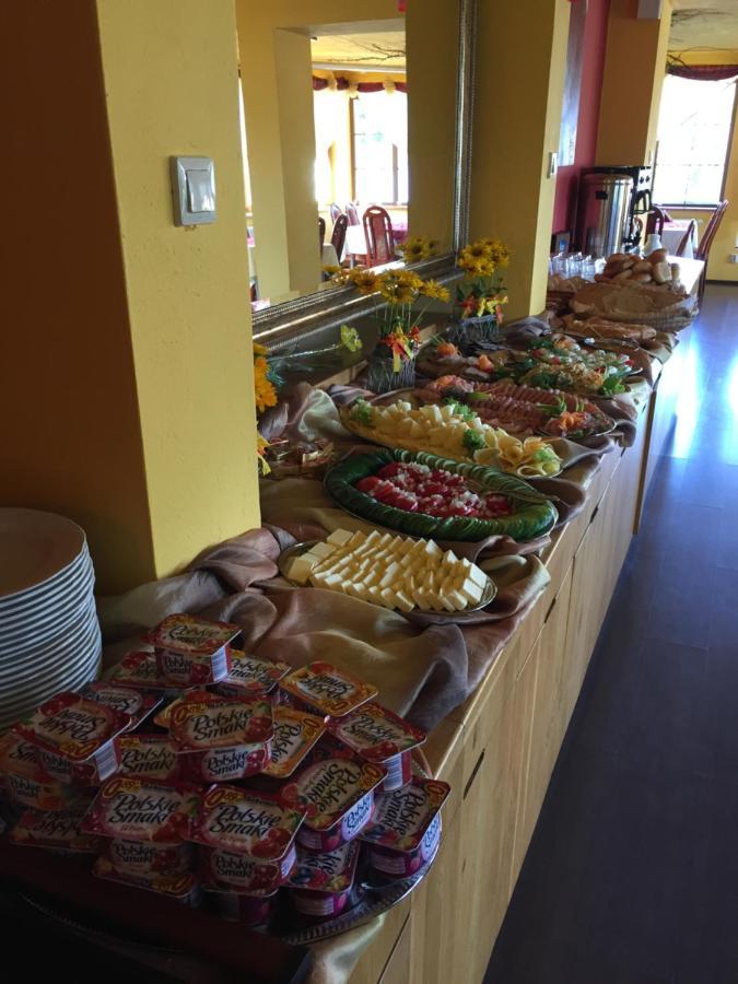 Hotel Pensjonat Janus Ruciane-Nida Esterno foto